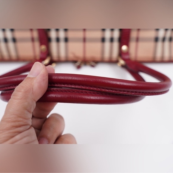 Burberry Salisbury Medium Tote - Picture 5 of 15